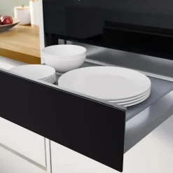 Bosch BIE7101B1 integroitava lämpölaatikko – 60×14 cm, musta