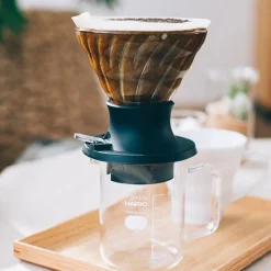Hario V60-02 Immersion Dripper Switch: suodatinsuppilo + suodatinpussit