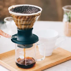 Hario V60-02 Immersion Dripper Switch: suodatinsuppilo + suodatinpussit