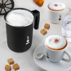 Manuaalinen maidonvaahdotin Bialetti Perfetto Crema, 330 ml