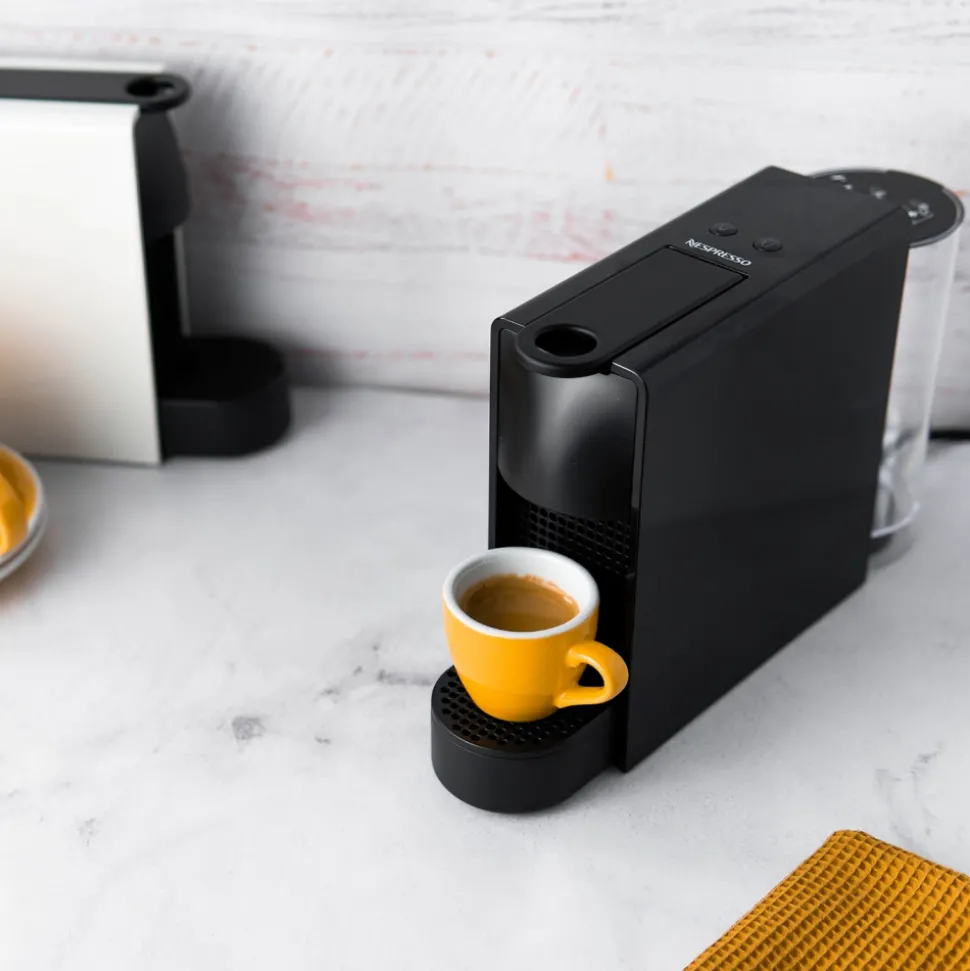 Nespresso Essenza Mini Black kapselikeitin – musta