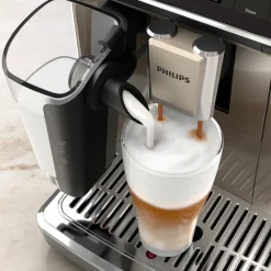 Philips Series 5500 LatteGo EP5547/90 kahviautomaatti – kromi musta