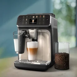 Philips Series 5500 LatteGo EP5547/90 kahviautomaatti – kromi musta