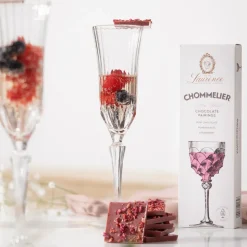 Rubysuklaa granaattiomenalla ja mansikkahiutaleilla Laurence Chommelier Rose Wine, 100 g