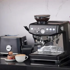 Sage the Barista Express™ Impress SES876BTR espressokeitin – musta tryffeli