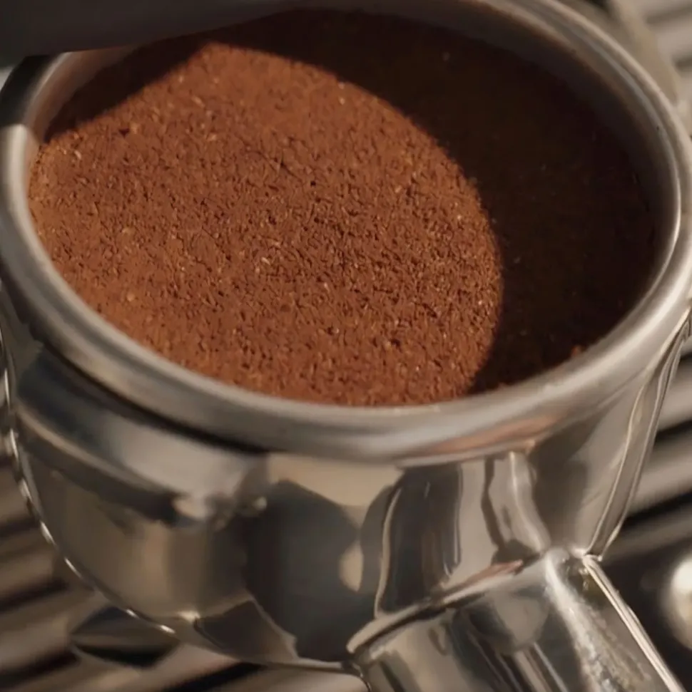 Sage the Barista Express™ Impress SES876BST espressokeitin – musta