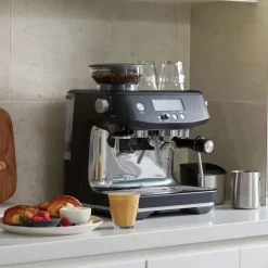 Sage the Barista Pro™ SES878BTR espressokeitin – musta tryffeli