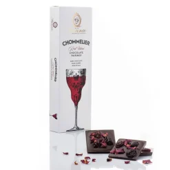 Tumma suklaa kuivatuilla hapankirsikoilla ja ruusun terälehdillä Laurence Chommelier Red Wine, 100 g