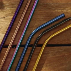 Värikkäät metallipillit ja puhdistusharja Homla RIJO, 7 kpl.